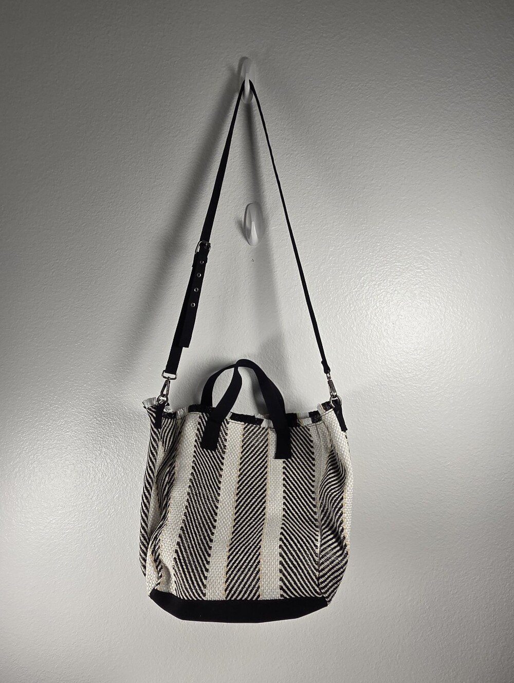 Steve Madden Woven Bag With Black Interior Zip Pouch with Logo Patch